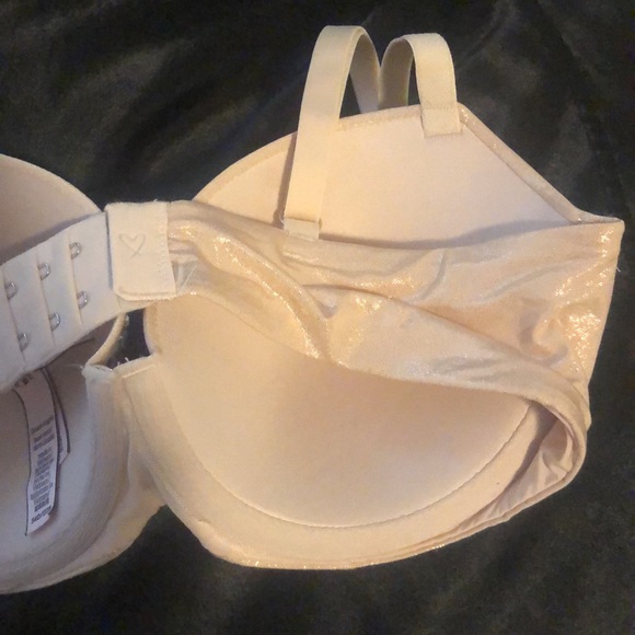 Victoria's Secret Dream Angels Crystal Nude Bra - Picture 9 of 13